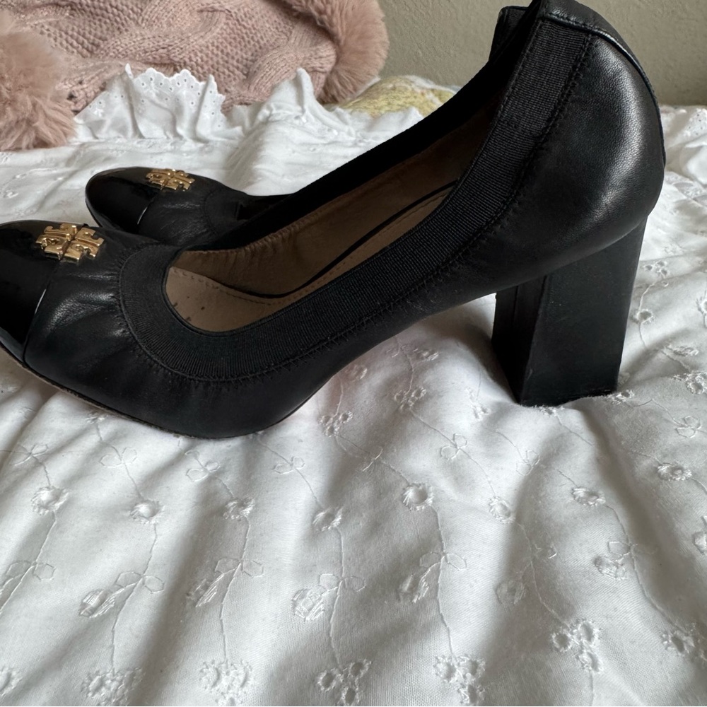 Black Leather Ballet Scrunch Block Heels